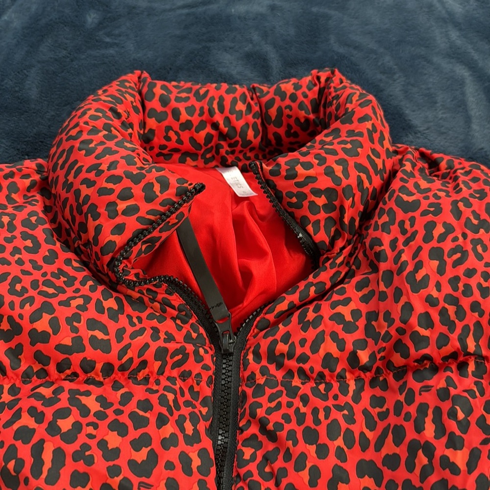 Fabletics Red Leopard Print Puffer Jacket Size Sm… - image 3